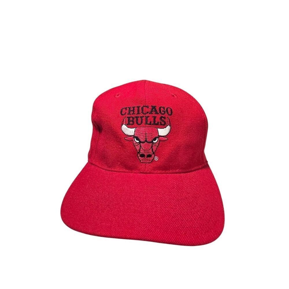 Vintage 90s Chicago Bulls Snapback Hat – Red NBA Adjustable Cap